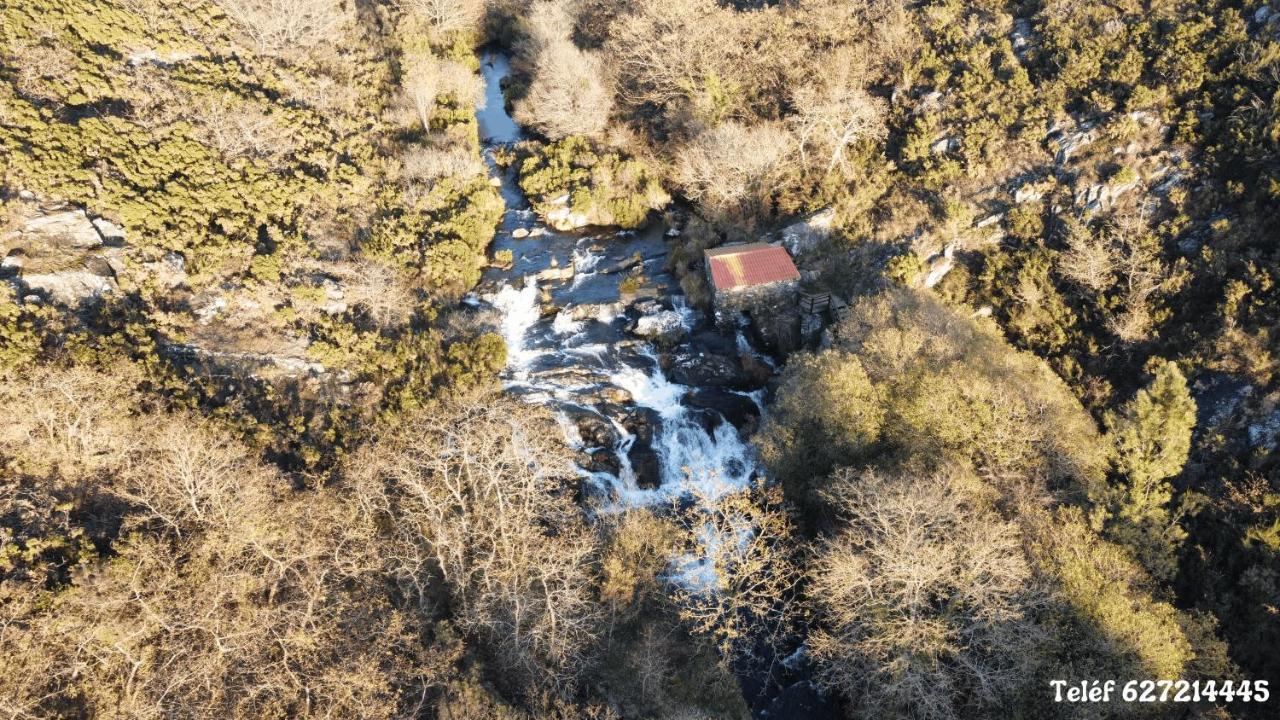 Гостевой дом Casa Do Ghabino Санта-Комба Экстерьер фото
