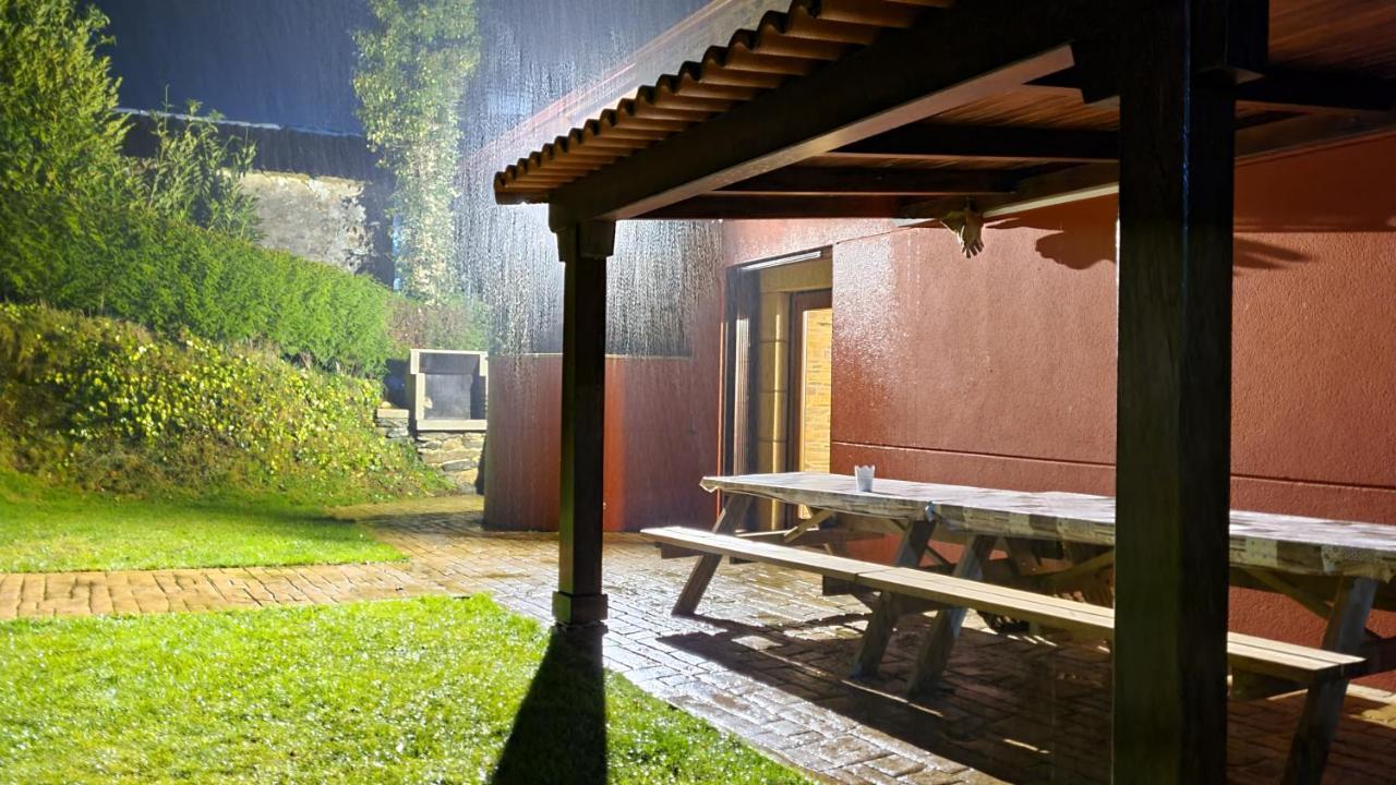 Гостевой дом Casa Do Ghabino Санта-Комба Экстерьер фото